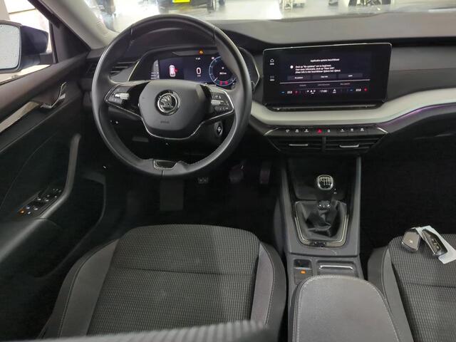 Skoda OCTAVIA Combi 1.0 TSI Business Edition / WEGKLAPBARE TREKHAAK/ PARK. SENSOREN/ NAVI/ 16" LMV