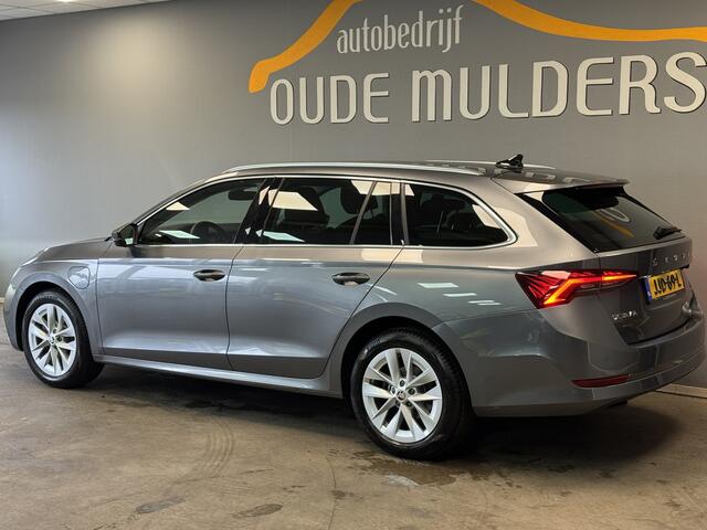 Skoda OCTAVIA Combi 1.4 Stoelverwarming/Parkeersensoren/Trekhaak Voorbereid