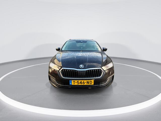 Skoda OCTAVIA Combi 1.5 e-TSI 150pk DSG Business Edition Plus · Apple/Android Car Play · Navigatie · Elek. Trekhaak · P-Sensoren · Elek. bestuurdersstoel · Elek. Achterklep · 18'' Inch · Garantie t/m 27-07-2027 of 100.000km