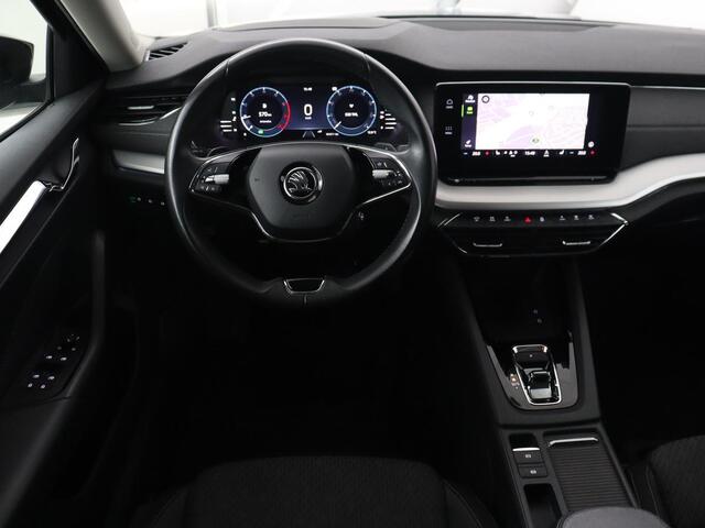 Skoda OCTAVIA 1.5 e-TSI Business Edition | Head-Up | Stoelverwarming | Camera | Side Assist | Memory | Carplay | Navigatie | Digital Cockpit | Climate control | Cruise control | Getint glas