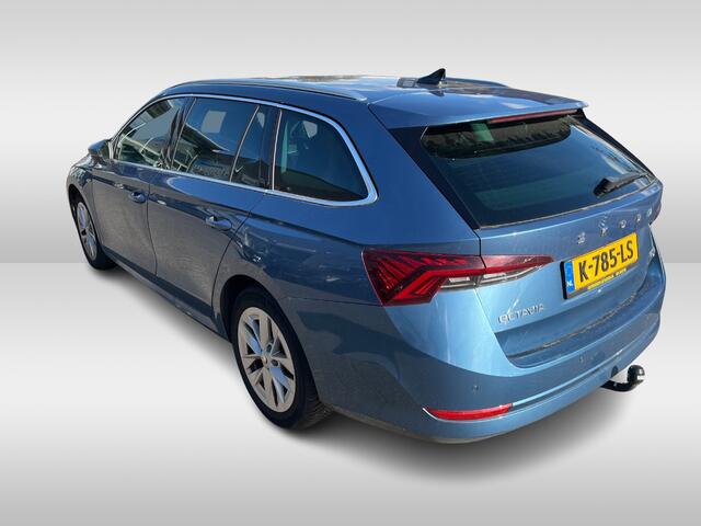 Skoda OCTAVIA Combi 1.0 e-TSI Business Edition Plus DSG Automaat Navigatie / Parkeersensoren / Trekhaak / El. A-Klep / Stoelverwarming / Camera