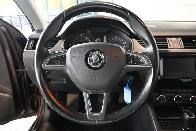 Skoda OCTAVIA Combi 1.2 TSI Greentech Ambition Businessline Automaat Navigatie Rijklaarprijs Inruil Mogelijk!