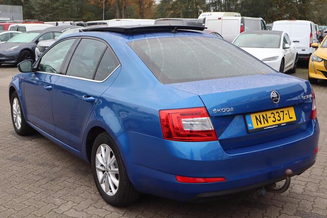 Skoda OCTAVIA 1.0 TSI Greentech Ambition Business Climate control, Navigatie, Cruise control, Stoelverwarming, Trekhaak, Schuif- kanteldak