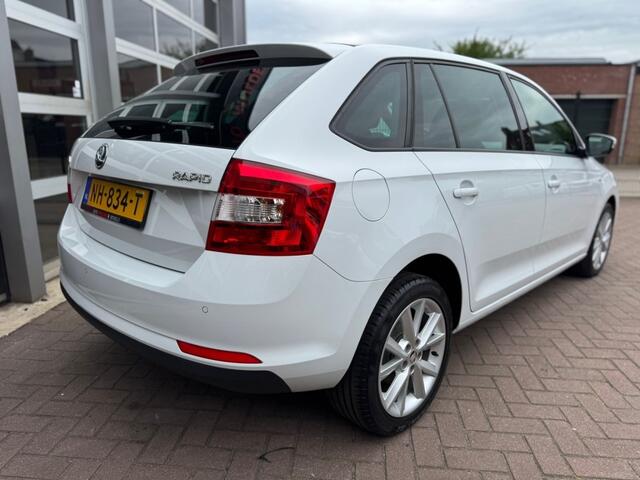 Skoda RAPID SPACEBACK 1.2 TSI 90PK GREENTECH DRIVE / PANO / NAVI / DSG!