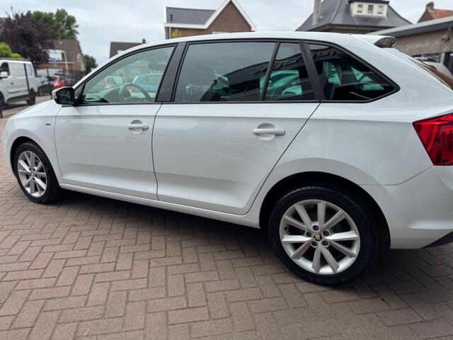 Skoda RAPID SPACEBACK 1.2 TSI 90PK GREENTECH DRIVE / PANO / NAVI / DSG!