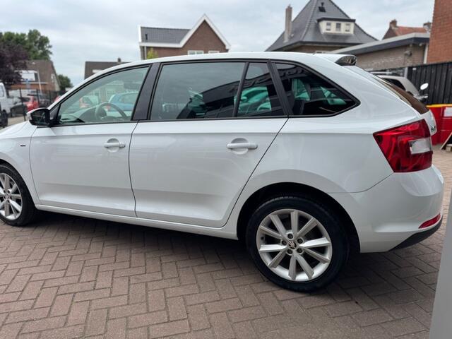 Skoda RAPID SPACEBACK 1.2 TSI 90PK GREENTECH DRIVE / PANO / NAVI / DSG!