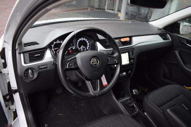 Skoda RAPID Spaceback 1.0 TSI Greentech Drive | Trekhaak | Pano | Stoelverw. | Climate