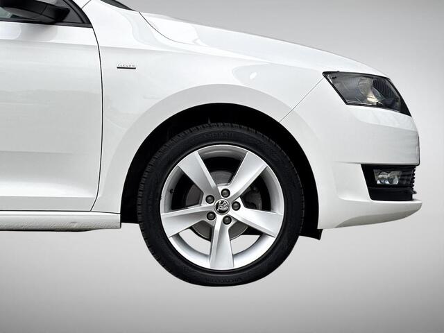 Skoda RAPID Spaceback 1.0 TSI Greentech Clever | Trekhaak | Navigatie | Stoelverwarming | Cruise & Climate Control | Park. Sensor | DAB | Rijklaarprijs!