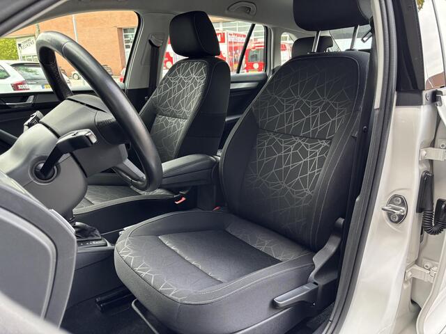 Skoda RAPID Spaceback 1.0 TSI Greentech Clever | Trekhaak | Navigatie | Stoelverwarming | Cruise & Climate Control | Park. Sensor | DAB | Rijklaarprijs!