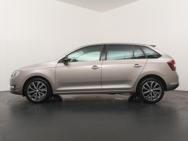 Skoda RAPID Spaceback 1.0 TSI Greentech Drive Automaat - Navigatie - Panoramadak - Stoelverwarming - Trekhaak