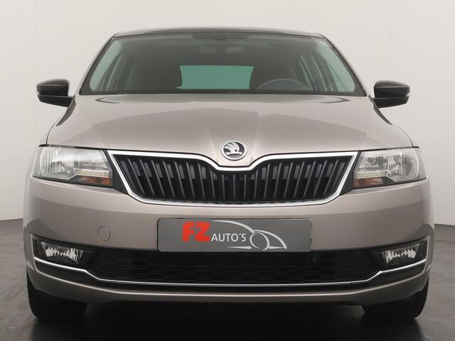 Skoda RAPID Spaceback 1.0 TSI Greentech Drive Automaat - Navigatie - Panoramadak - Stoelverwarming - Trekhaak