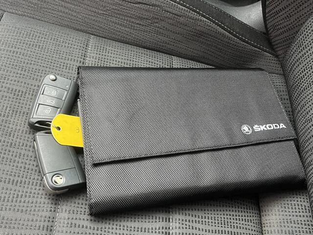 Skoda SUPERB Combi 2.0 TDI Ambition | Nieuw Binnen! | Apple Carplay | Navi | Stoelverwarming