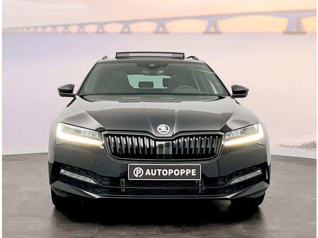 Skoda SUPERB Sportline Business 1.5 110 kW / 150 pk TSI Combi 7 Panoramadak - Trekhaak - 19 inch LM