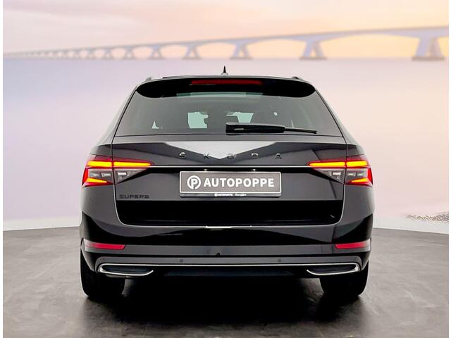 Skoda SUPERB Sportline Business 1.5 110 kW / 150 pk TSI Combi 7 Panoramadak - Trekhaak - 19 inch LM