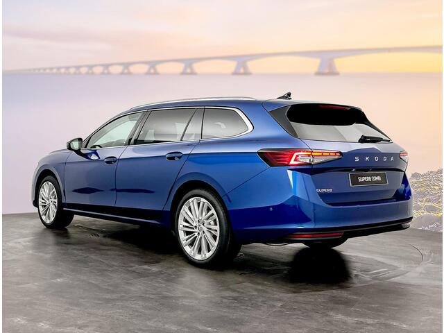 Skoda SUPERB Combi 1.5 TSI MHEV First Edition Panoramadak - Trekhaak - HUD - 19"