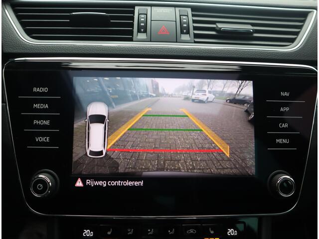 Skoda SUPERB Combi 1.5 TSI ACT Sportline / Panoramadak