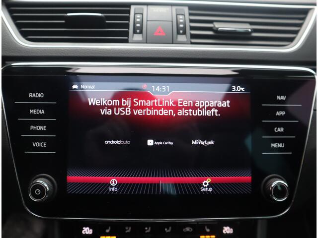 Skoda SUPERB Combi 1.5 TSI ACT Sportline / Panoramadak