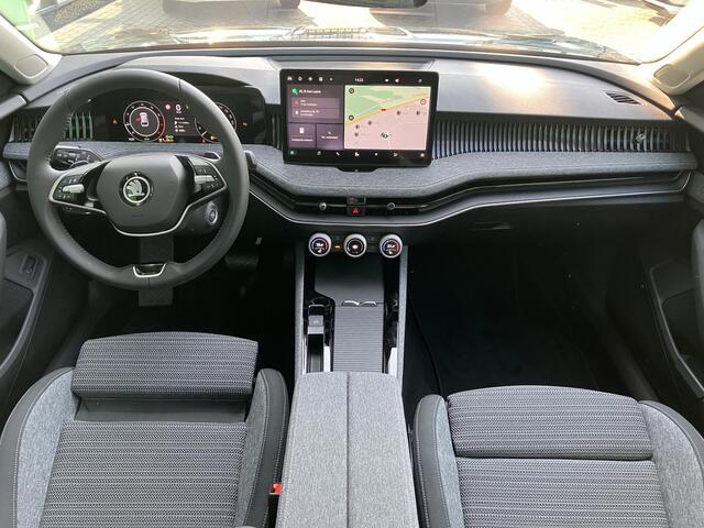 Skoda SUPERB Combi First Edition 1.5 TSI 150 PK DSG | Automaat | Panorama Dak | Navigatie | Adaptieve cruise control | 19'' Lichtmetalen velgen | Camera |