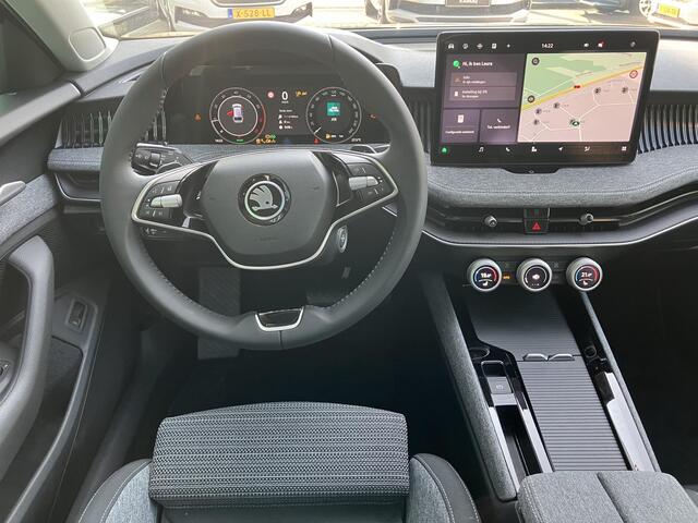 Skoda SUPERB Combi First Edition 1.5 TSI 150 PK DSG | Automaat | Panorama Dak | Navigatie | Adaptieve cruise control | 19'' Lichtmetalen velgen | Camera |