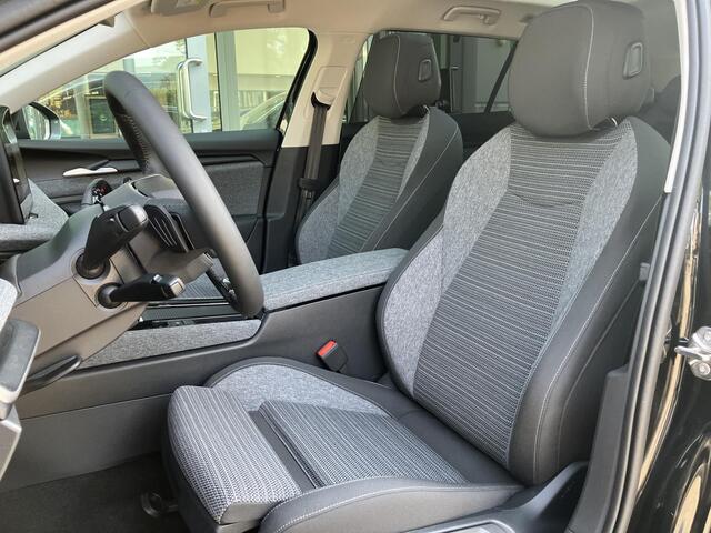 Skoda SUPERB Combi First Edition 1.5 TSI 150 PK DSG | Automaat | Panorama Dak | Navigatie | Adaptieve cruise control | 19'' Lichtmetalen velgen | Camera |