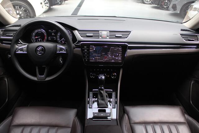 Skoda SUPERB Combi 1.4 TSI iV Laurin & Klement Navi Leer ACC Elektr. achterklep Stoelen elektr. met memory PDC 19" LM velgen BTW auto