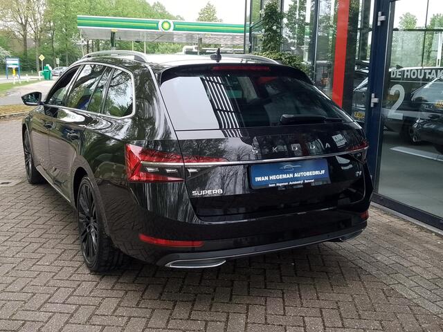 Skoda SUPERB Combi 1.4 TSI iV 'Laurin & Klement' | Leer | Navi | ECC | PDC + Camera | LM Velgen | Cruise Control
