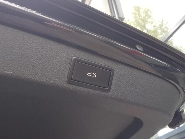 Skoda SUPERB Combi 1.4 TSI iV 'Laurin & Klement' | Leer | Navi | ECC | PDC + Camera | LM Velgen | Cruise Control