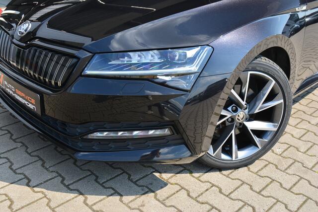 Skoda SUPERB Combi 1.4 TSI iV Sportline | Camera | Trekhaak | 19 Inch |