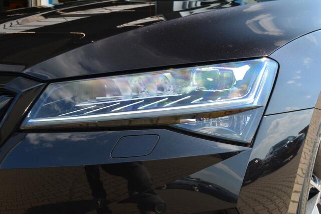 Skoda SUPERB Combi 1.4 TSI iV Sportline | Camera | Trekhaak | 19 Inch |