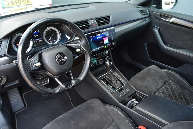 Skoda SUPERB Combi 1.4 TSI iV Sportline | Camera | Trekhaak | 19 Inch |