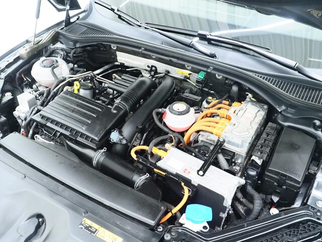 Skoda SUPERB Combi 1.4 TSI iV 218PK | Panoramadak | Adaptive Cruise | Virtual | Camera | Trekhaak