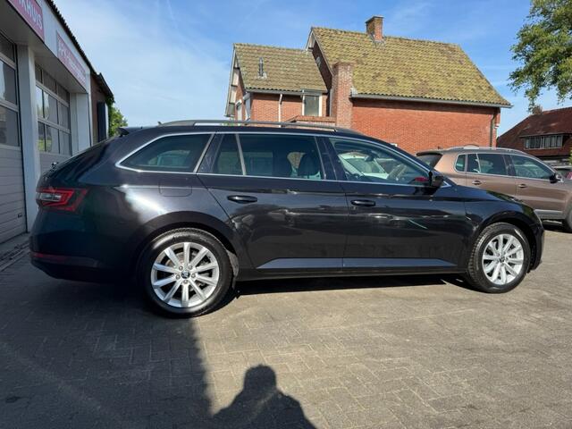 Skoda SUPERB Combi 1.4 TSI ACT 150PK DSG Full-Led Camera Cruise Carplay