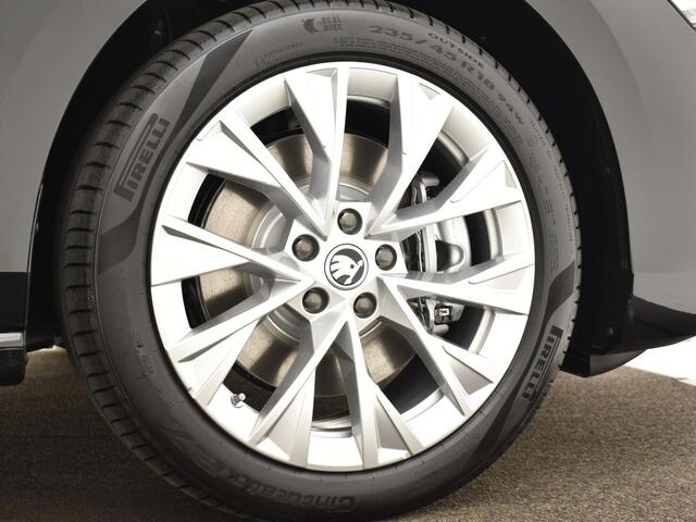 Skoda SUPERB Combi 1.5 TSI iV First Edition | Trekhaak, wegklapbaar | Light & view pakket | Akoestisch pakket | Chrome pakket | Comfortpakket | Winterpakket |