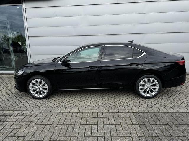 Skoda SUPERB First Edition 1.5 TSI m-HEV 150 pk DSG | Automaat | Navigatie | Adaptieve cruise control | 18'' Lichtmetalen velgen | Camera |