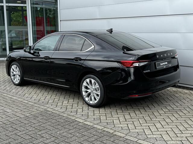 Skoda SUPERB First Edition 1.5 TSI m-HEV 150 pk DSG | Automaat | Navigatie | Adaptieve cruise control | 18'' Lichtmetalen velgen | Camera |