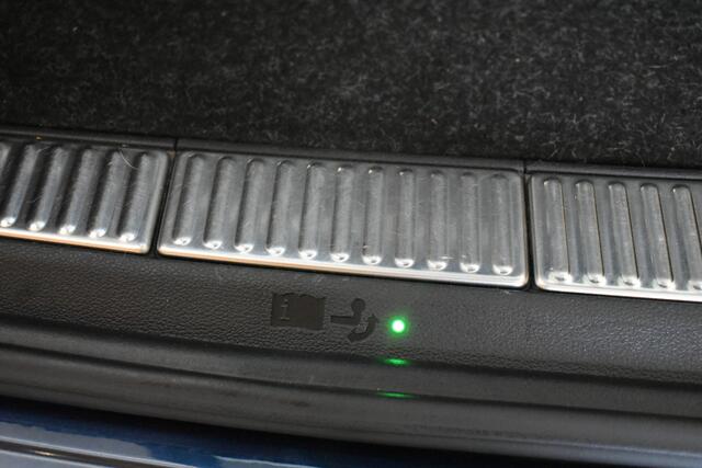 Skoda SUPERB Combi 1.4 TSI iV Style EL Trekhaak + Achterklep Canton Sound stoel/stuurverwarming Edition Plus