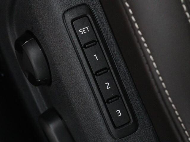 Skoda SUPERB 1.4 TSI iV Laurin & Klement | Leder | Trekhaak | Adaptive cruise | Stoelverwarming | Canton Sound | Navigatie | Memory | Full LED | Keyless | Carplay | PHEV