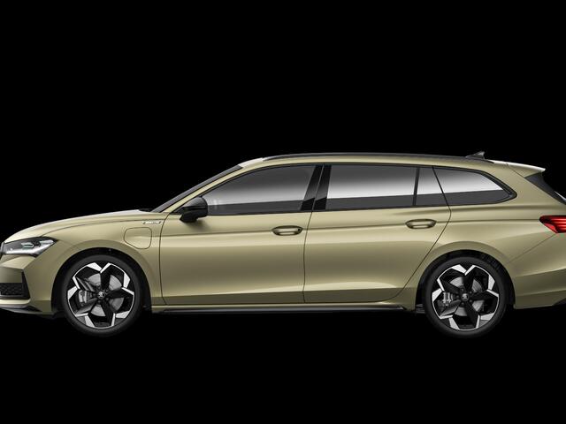 Skoda SUPERB combi Sportline Business 1.5 TSI PHEV 204 PK DSG Automaat | Panorama dak | 19" lichtmetalen velgen | Trekhaak |