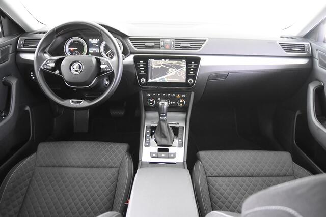 Skoda SUPERB Combi 1.4 TSI iV Hybrid *1ste Eigenaar*Navigatie*Stoelverwarming*