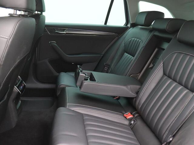 Skoda SUPERB Combi 1.4 TSI iV Business Edition Plus 218PK DSG Adaptieve Cruise Controle, Stoel-Stuurverwarming, Volleder, Keyless, Side Assist, Achteruitrijcamera, Trekhaak, 18" LM Velgen