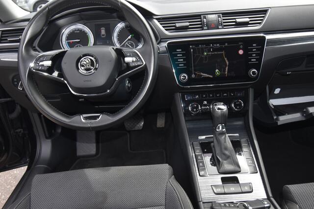 Skoda SUPERB Combi 1.4 TSI iV Business Edition Plus , BLACK EDITION !! , TREKHAAK , A UITRIJ CAM , LED KOPL , NAVI , CLIMATR ,