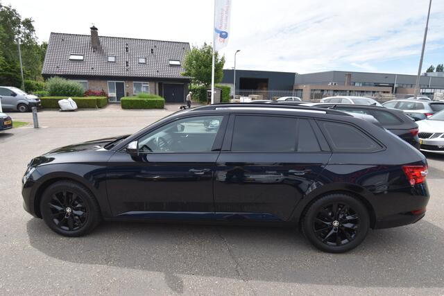 Skoda SUPERB Combi 1.4 TSI iV Business Edition Plus , BLACK EDITION !! , TREKHAAK , A UITRIJ CAM , LED KOPL , NAVI , CLIMATR ,