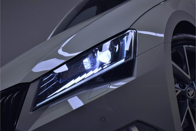 Skoda SUPERB 336pk 4x4 Automaat ABT CarPlay/Canton/Schaalstoelen/Alcantara/Leer/Keyless/Memory/Led/Lmv19''