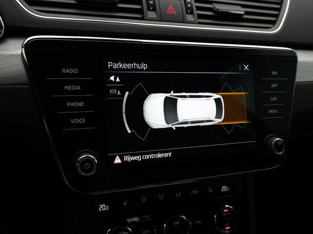 Skoda SUPERB Combi 1.5 TSI 150 pk DSG Business Edition Plus | Navigatie | Stoelverwarming | Parkeersensoren | Cruise Control