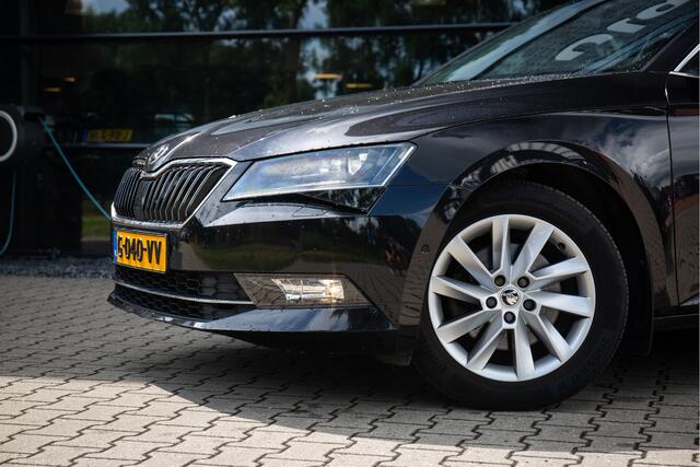 Skoda SUPERB Combi 1.5 TSI ACT Sportline Business , Adap. cruise, Carplay, Canton audio,