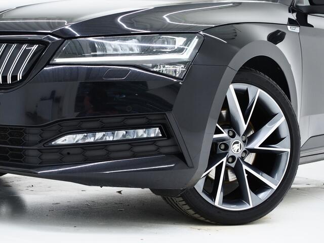 Skoda SUPERB Combi 1.4 TSI iV Sportline 218PK | Panoramadak | Trekhaak | Canton | Sportstoelen | Camera | Keyless