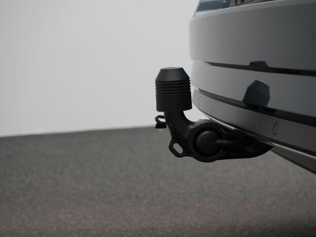 Skoda SUPERB Combi 1.4 TSI 218 pk DSG iV Sportline Business | Panoramadak | Trekhaak | Geheugenstoelen | Matrix LED | Leder/alcantara