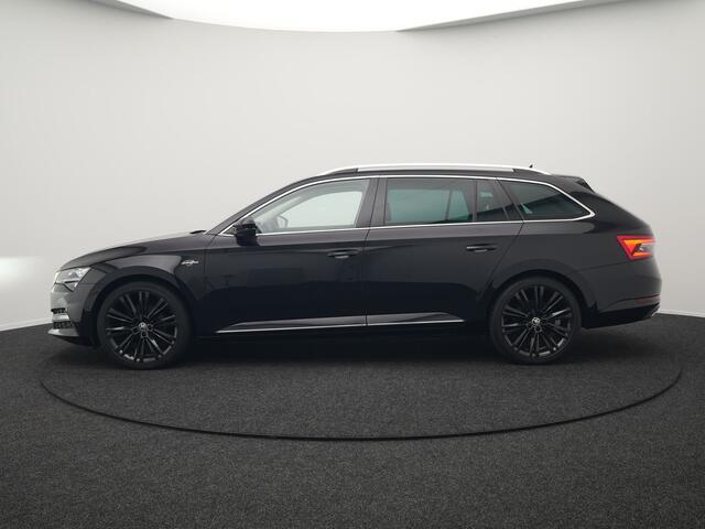 Skoda SUPERB Combi TSI iV Lauren & Klement Plug In Hybrid 218pk PHEV | Black Optic | Cruise Control | Crystal LED | Lederen Sportstoelen Memory & Verwarmd | Apple Carplay | Canton Audio | Navigatie | Verwamd Stuur | DAB |