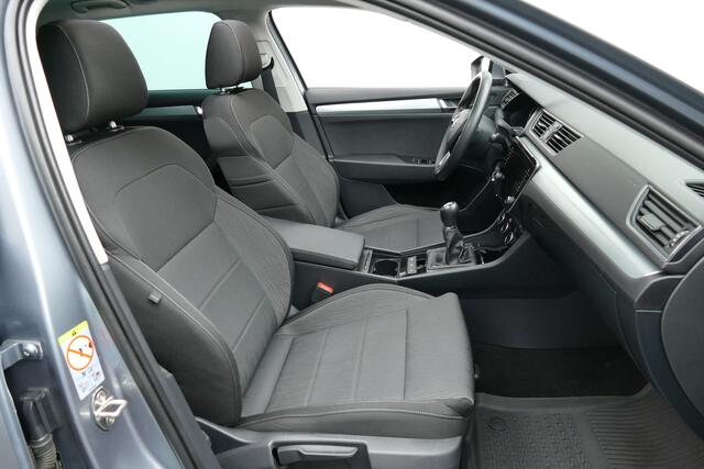 Skoda SUPERB Combi 1.4 150pk TSI ACT Ambition Business. Panodak, Navi, Adaptief Cruise, Led, Haak 1600kg