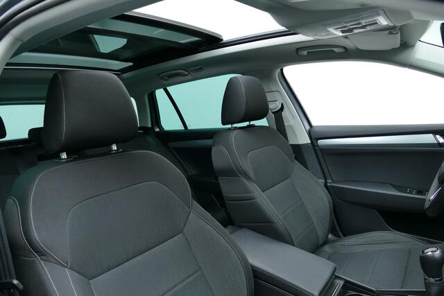 Skoda SUPERB Combi 1.4 150pk TSI ACT Ambition Business. Panodak, Navi, Adaptief Cruise, Led, Haak 1600kg